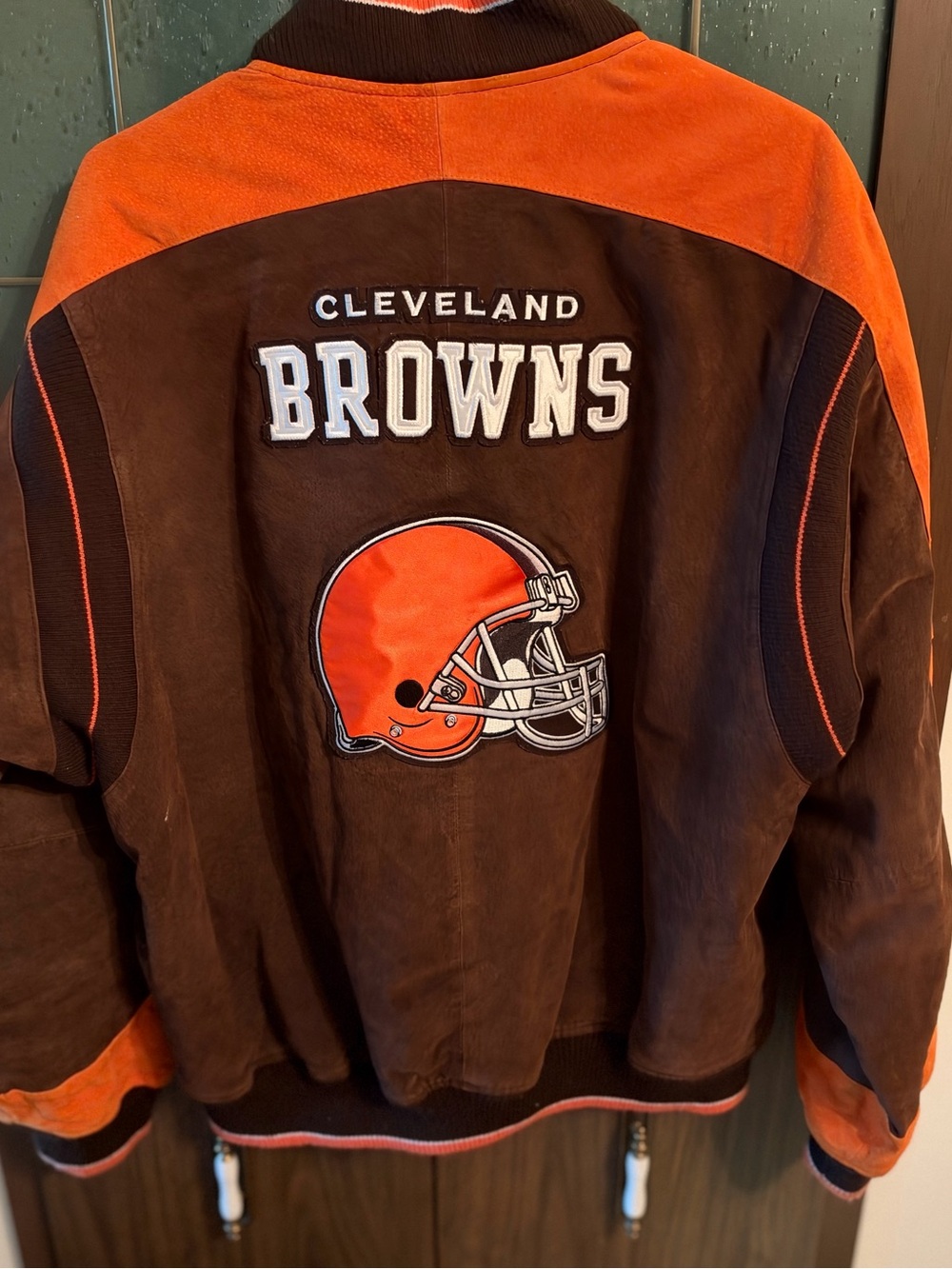 VTG Cleveland Browns NFL Suede Leather Varsity Bomber Jacket Men's L
Brown